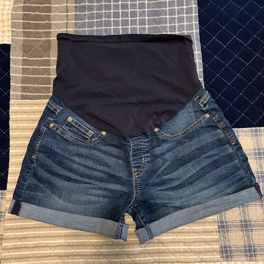 Maternity shorts